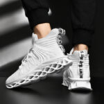 “Men’s breathable fly-weave sports shoes – lightweight running sneakers with TPU sole”