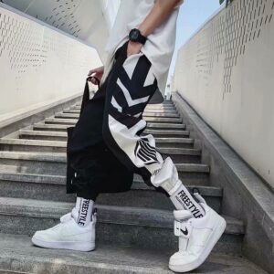 Black hip-hop trousers for men with tapered small-feet design