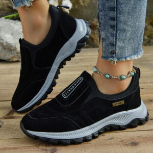 Women’s outdoor slip-on sports shoes with lightweight PU upper, muffin heel design, round toe and rubber sole